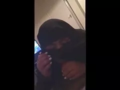 שירות מיני של עוזרת הבית קוקסינל עושה ביד