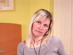 לאחר הקרב, קלואי סקוט תפסה זין גדול והתחילה סרט אירוטי עדין למצוץ אותו