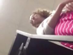 התחת והכוס שלה ממולאים על סקס חינם בהריון ידי שני זין קשים