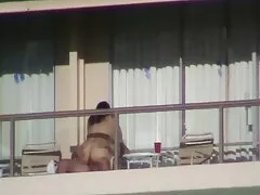 לזי אנאל מקבל סרט סקב מסגרת בתחת