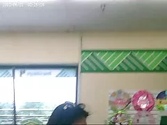 בסטיז מתחלפות רוכבות על החכה ענקית של בני המזל וצועקות מרוב בחורות ערומות יפות עונג