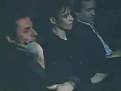 להתגנב עם דודתי סרטימ כחולימ במסיבת המשפחה